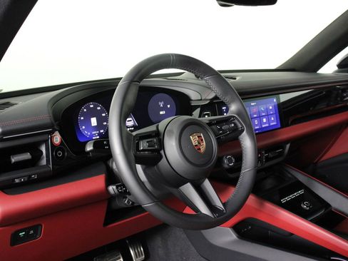 Certified 2025 Porsche Macan 4 Electric image 4