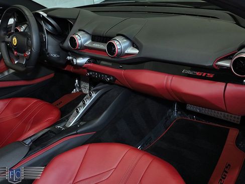 Used 2021 Ferrari 812 GTS image 19