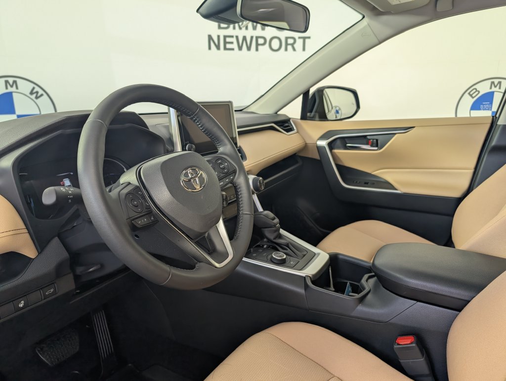 Used 2025 Toyota RAV4 XLE w/ Convenience Package AWD/4WD image 13
