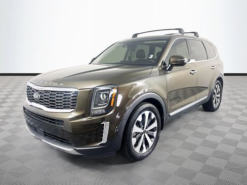 Used 2020 Kia Telluride S w/ S 8 Passenger Seating Package FWD image 3