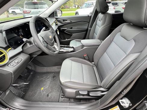 New 2026 Chevrolet Trax LT w/ Sunroof Package FWD image 11