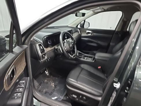 Used 2021 Kia Sorento EX AWD/4WD image 28