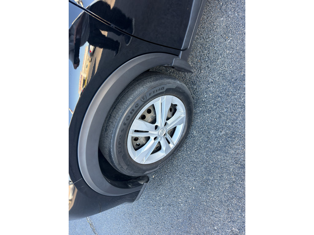 Used 2024 Nissan Kicks S FWD image 7