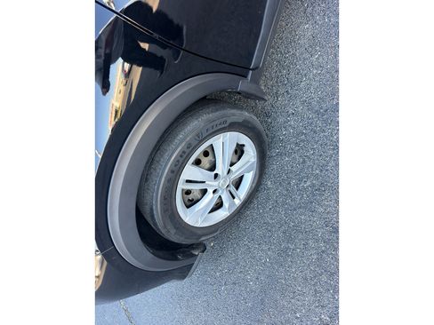 Used 2024 Nissan Kicks S FWD image 7