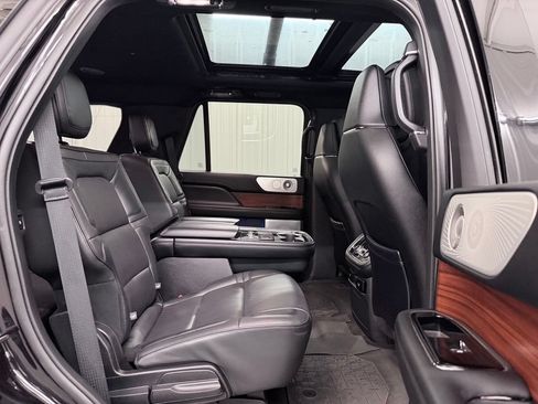 Used 2019 Lincoln Navigator Reserve AWD/4WD image 45