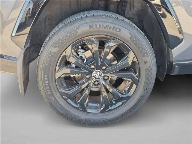 Used 2023 Toyota RAV4 XSE AWD/4WD image 18