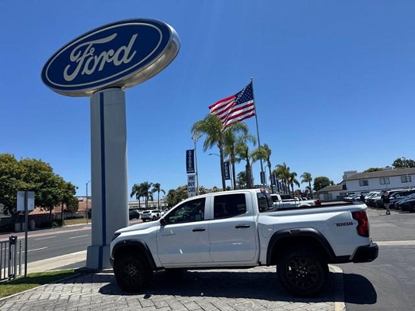 Used 2024 Chevrolet Colorado Trail Boss AWD/4WD image 21
