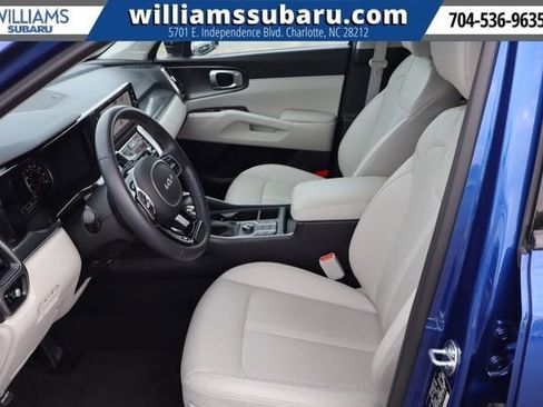 Used 2023 Kia Sorento S w/ Panoramic Sunroof Package image 18