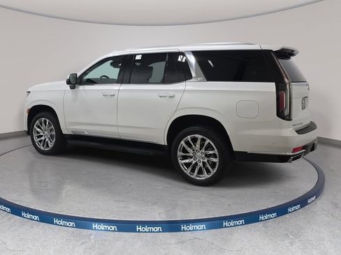 Used 2024 Cadillac Escalade Premium Luxury AWD/4WD image 9