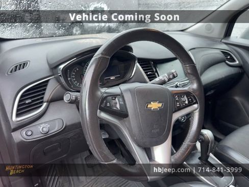 Used 2017 Chevrolet Trax LT w/ LT Convenience Package image 10