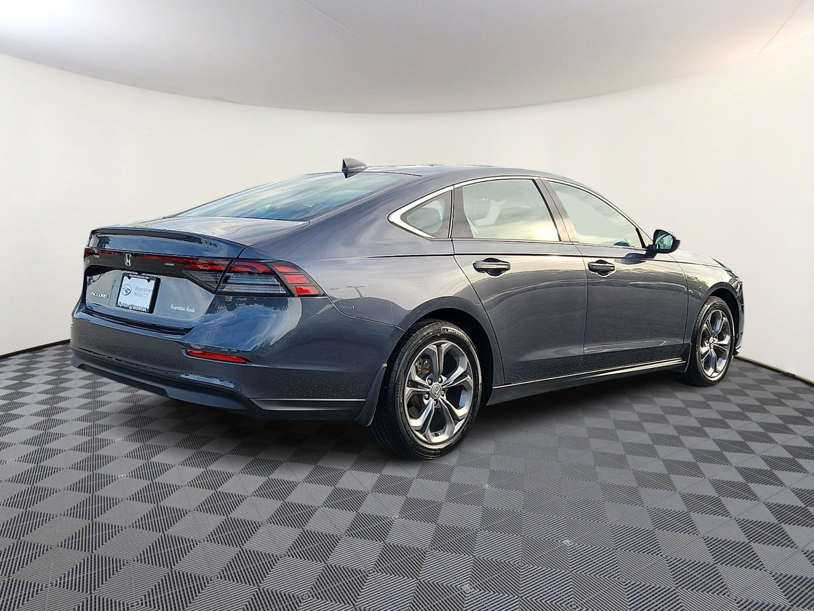 Used 2023 Honda Accord EX image 6