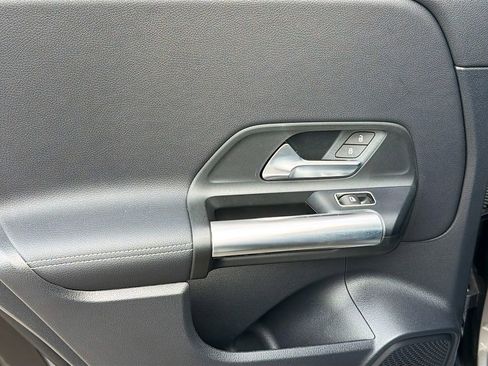 Used 2023 Mercedes-Benz GLA 250 4MATIC image 27