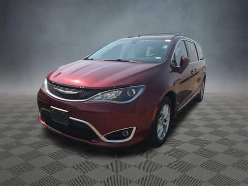 Used 2017 Chrysler Pacifica Touring-L w/ Tire & Wheel Group FWD image 4