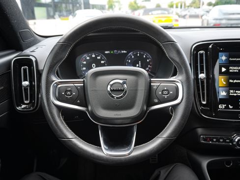 Used 2021 Volvo XC40 T5 R-Design w/ Advanced Package AWD/4WD image 18