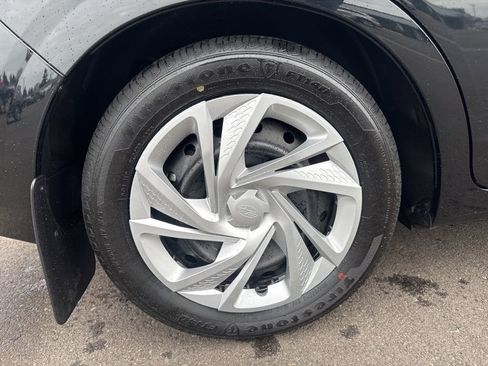 Used 2025 Subaru Impreza 2.0i image 9