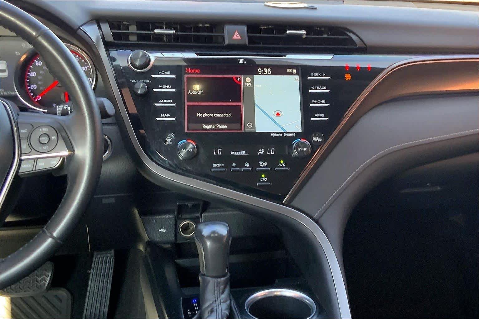 Used 2020 Toyota Camry XSE w/ Driver Assist Package FWD image 7