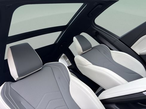 Certified 2026 BMW X1 xDrive28i AWD/4WD image 28