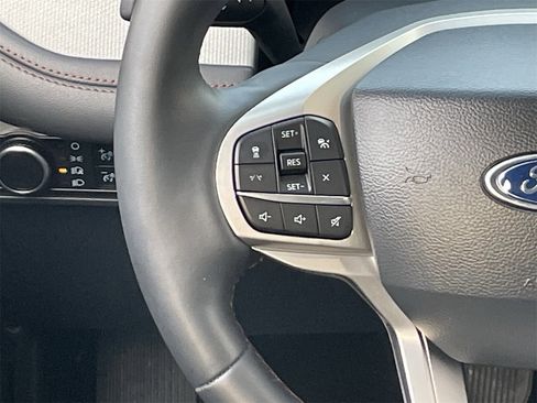 Certified 2025 Ford Explorer Active image 19