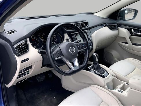 Used 2021 Nissan Rogue Sport SV w/ Technology Package AWD/4WD image 16