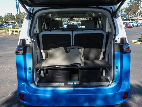 Used 2025 Volkswagen ID. Buzz 1st Edition image 27