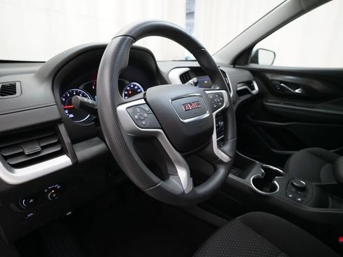 Used 2024 GMC Terrain SLE w/ Driver Convenience Package image 8