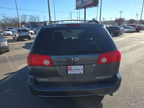 Used 2010 Toyota Sienna LE image 5