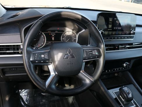 Used 2024 Mitsubishi Outlander SE image 20