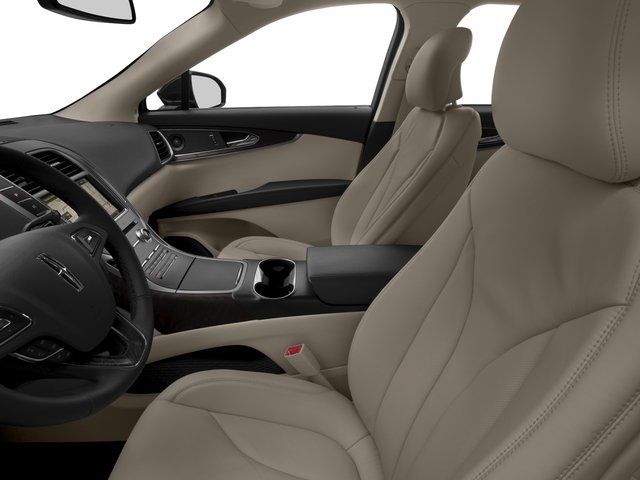 Used 2016 Lincoln MKX Reserve w/ Cargo Accessories Package FWD image 8