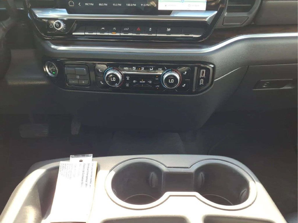 Used 2025 GMC Sierra 1500 SLT RWD image 11