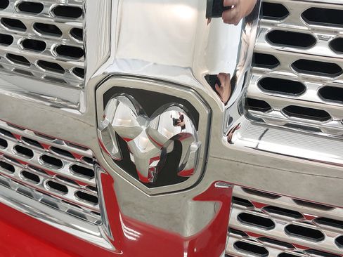 Used 2017 RAM 1500 Laramie image 31