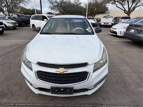 Used 2016 Chevrolet Cruze LS image 2