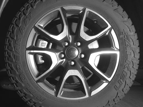 Used 2025 Jeep Compass Trailhawk AWD/4WD image 12
