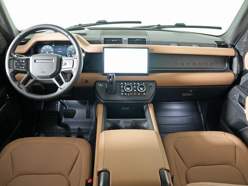 Used 2025 Land Rover Defender 130 X-Dynamic SE image 21