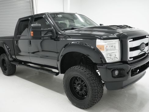 Used 2015 Ford F250 Lariat w/ Lariat Ultimate Package image 2