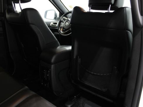 Used 2019 Jeep Grand Cherokee Altitude AWD/4WD image 22