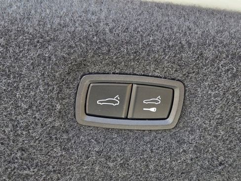 New 2026 Porsche Taycan image 17