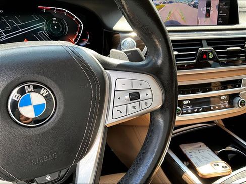 Used 2022 BMW 740i w/ Premium Package RWD image 19