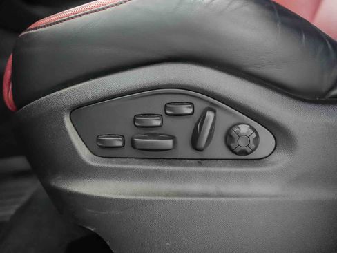 Used 2024 Porsche Cayenne AWD/4WD image 27