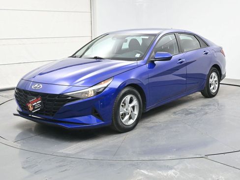 Used 2023 Hyundai Elantra SE w/ Preferred Accessory Package image 1
