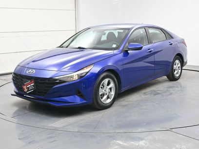 Used 2023 Hyundai Elantra SE w/ Preferred Accessory Package