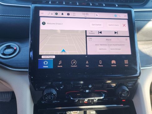 Used 2025 Jeep Grand Cherokee Limited image 9