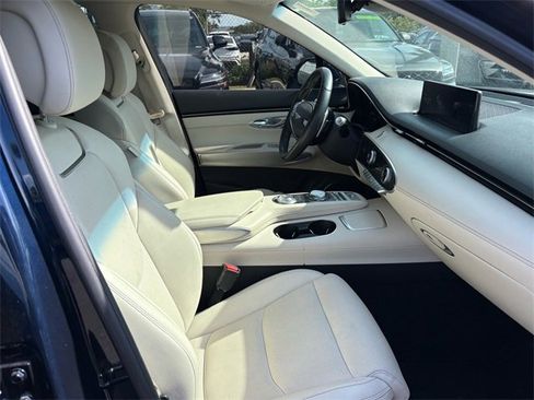 Used 2022 Genesis GV70 2.5T w/ Select Package image 11