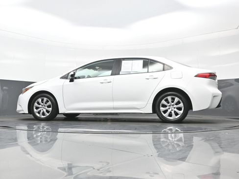 Used 2024 Toyota Corolla LE FWD image 27