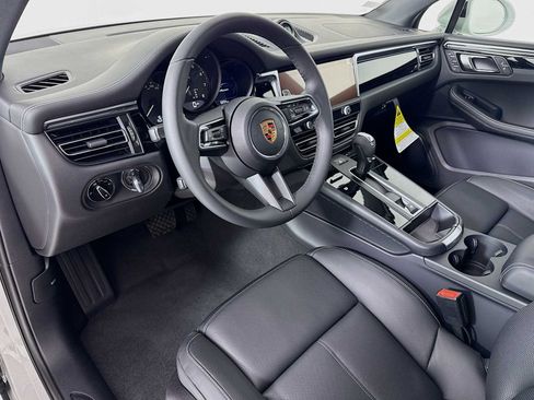 New 2026 Porsche Macan AWD/4WD image 4