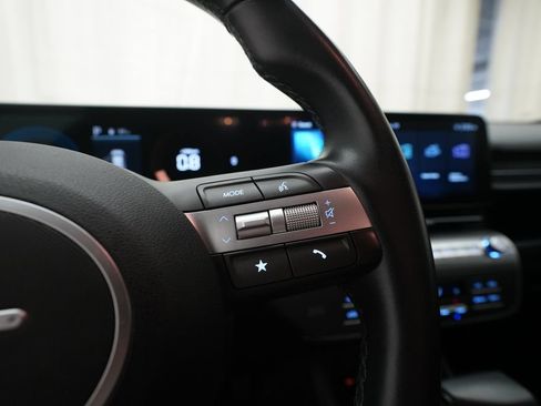 Used 2024 Hyundai Kona SEL AWD/4WD image 18