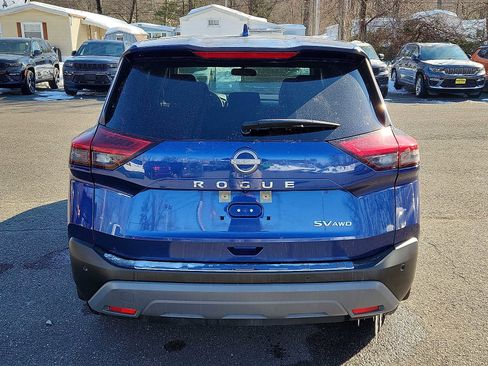 Used 2023 Nissan Rogue SV image 5