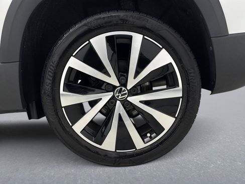 Used 2022 Volkswagen Taos SE image 25