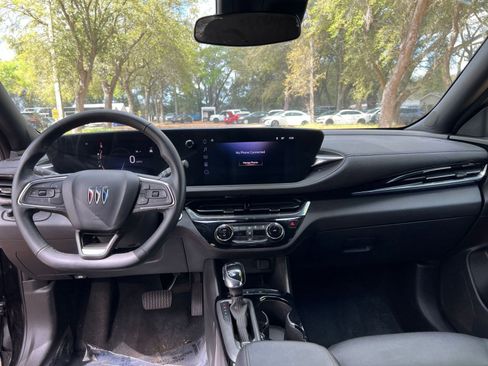 Used 2025 Buick Envista Sport Touring image 29