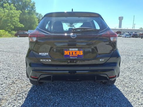 Used 2024 Nissan Kicks SV FWD image 8