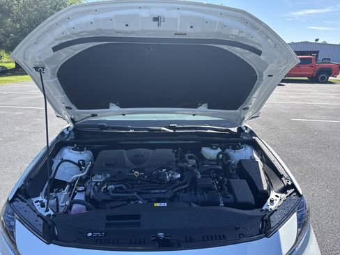 Used 2025 Toyota Camry XLE FWD image 38